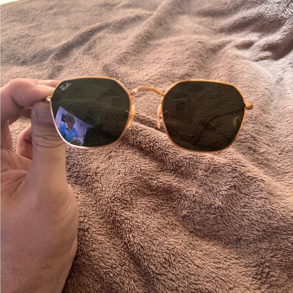 Ray-Ban Men’s JIM Sunglasses in Arista Gold Frames and Green Lenses - Picture 2 of 7